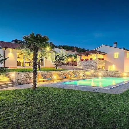 Analucija I By Istrialux Villa *