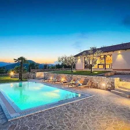 Analucija I By Istrialux